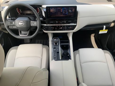 New 2026 Nissan Pathfinder SL FWD image 12