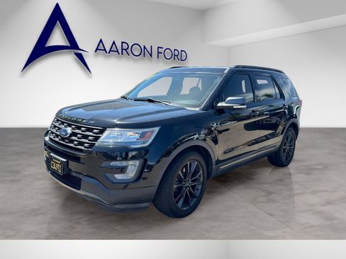 Used 2017 Ford Explorer XLT w/ Equipment Group 202A FWD image 2
