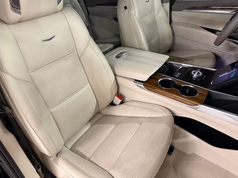 Certified 2025 Cadillac Escalade ESV Sport Platinum w/ LPO, ONYX Package AWD/4WD image 61