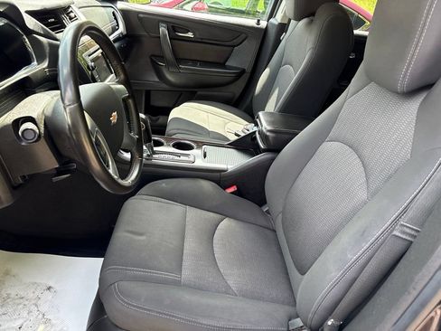 Used 2016 Chevrolet Traverse LT w/ Style and Technology Package AWD/4WD image 9