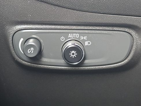 Used 2023 Chevrolet Equinox LT image 12