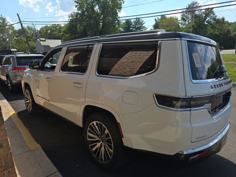 Used 2023 Jeep Grand Wagoneer Series III AWD/4WD image 6