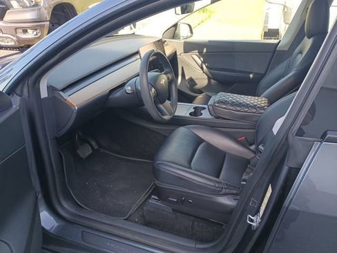 Used 2021 Tesla Model Y Long Range image 9
