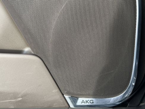 Used 2021 Cadillac Escalade Premium Luxury image 23