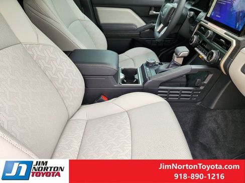 Used 2025 Toyota Tacoma Limited image 15