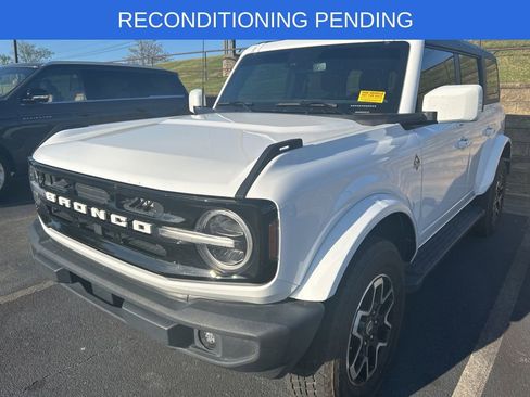 Used 2023 Ford Bronco Outer Banks image 3