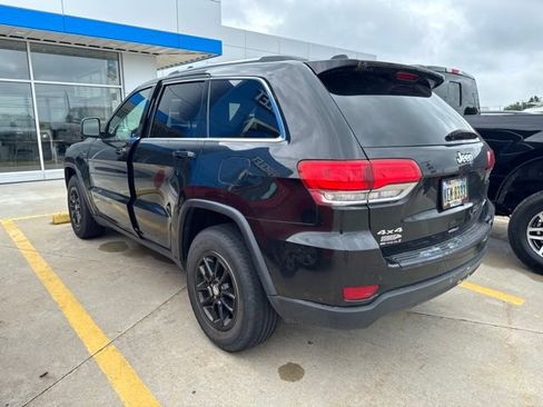 Used 2019 Jeep Grand Cherokee Laredo w/ Security & Convenience Group AWD/4WD image 3