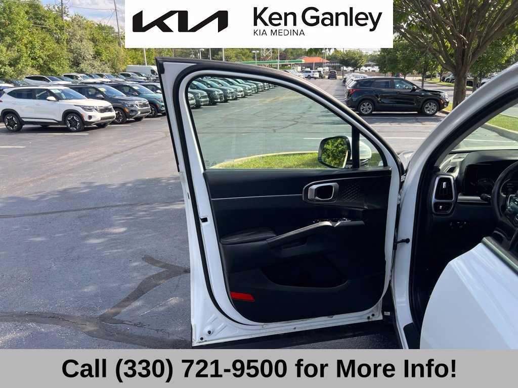 Certified 2023 Kia Sorento EX AWD/4WD image 24