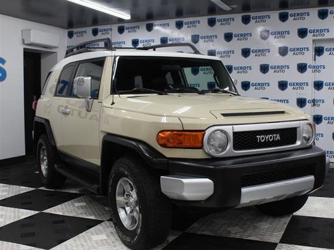 Used 2008 Toyota FJ Cruiser 4WD image 5