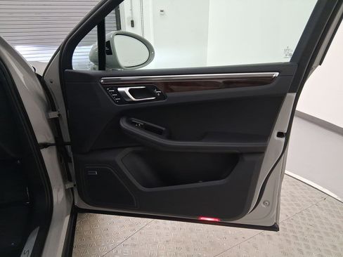 New 2026 Porsche Macan S image 35