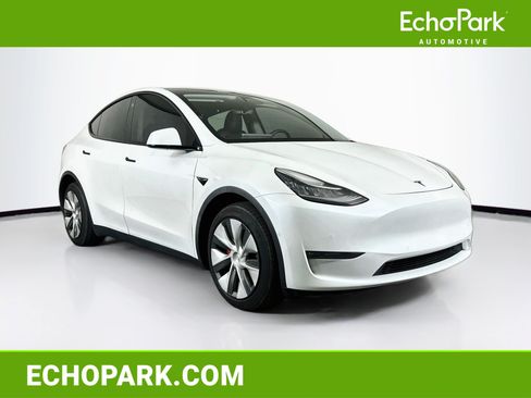Used 2021 Tesla Model Y Long Range AWD/4WD image 1