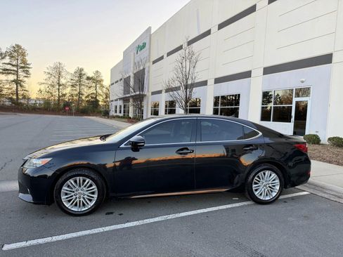 Used 2014 Lexus ES 350 w/ Luxury Package image 11