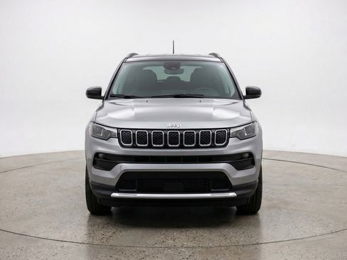 Used 2025 Jeep Compass Limited image 2