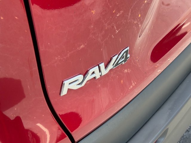 Used 2025 Toyota RAV4 XLE AWD/4WD image 15