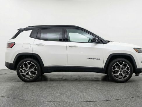 Used 2025 Jeep Compass Limited AWD/4WD image 11