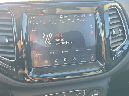 Used 2018 Jeep Compass Limited w/ Navigation Group image 25