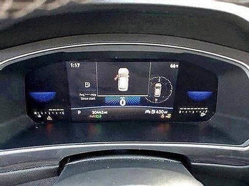 Used 2022 Volkswagen Tiguan SE image 30