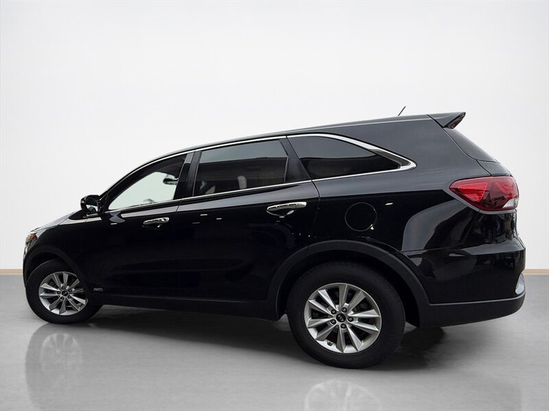 Used 2019 Kia Sorento AWD V6 image 8