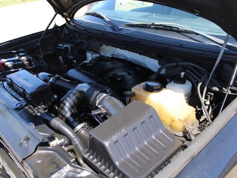 Used 2011 Ford F150 XLT AWD/4WD image 21