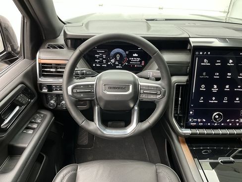 Certified 2025 GMC Yukon XL Denali w/ Sun & Power Step Package image 17