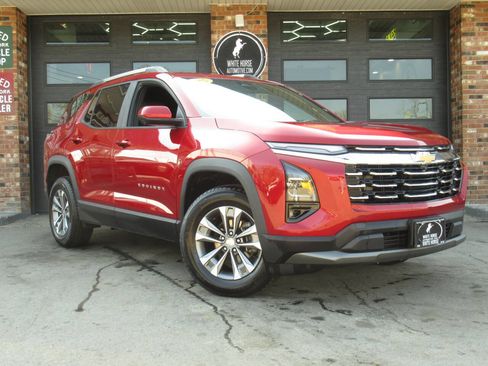 Used 2025 Chevrolet Equinox LT w/ Convenience Package II AWD/4WD image 1