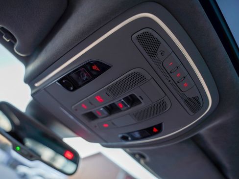 Used 2018 Audi A8 L 4.0T image 32