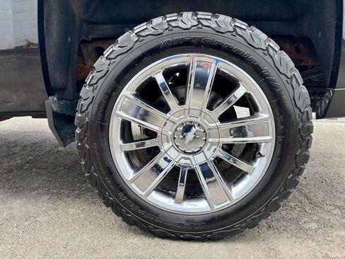 Used 2017 Chevrolet Silverado 1500 High Country AWD/4WD image 34