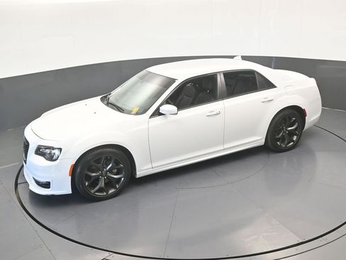 Used 2023 Chrysler 300 Touring L image 39