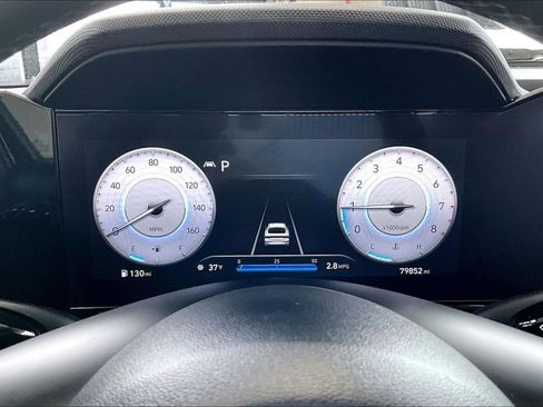 Used 2023 Hyundai Elantra Limited image 21