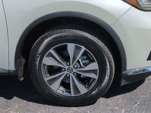 Used 2022 Nissan Murano SV FWD image 11