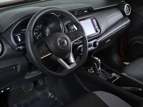 Used 2021 Nissan Kicks SR w/ SR Premium Package image 13