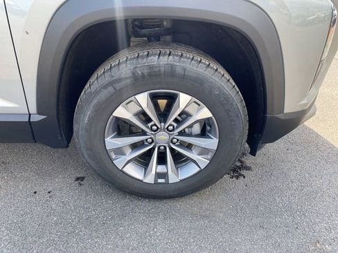 Used 2026 Chevrolet Equinox LT image 29