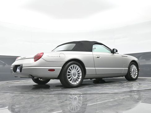 Used 2004 Ford Thunderbird image 35