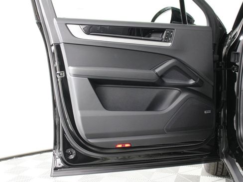 New 2026 Porsche Cayenne image 20