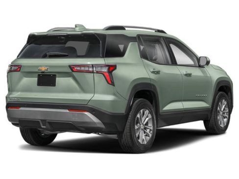 Used 2026 Chevrolet Equinox LT FWD image 2