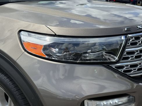 Used 2021 Ford Explorer Limited w/ Equipment Group 301A RWD image 10