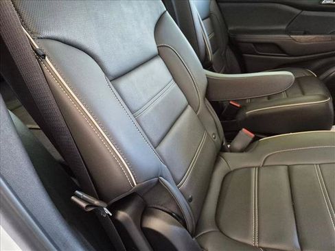 Used 2023 GMC Acadia Denali w/ Denali Ultimate Package FWD image 21
