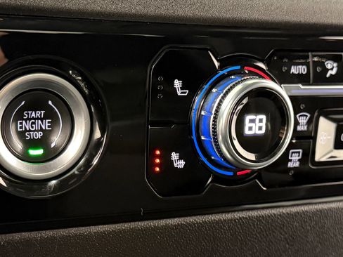 Used 2023 GMC Sierra 1500 Elevation image 25