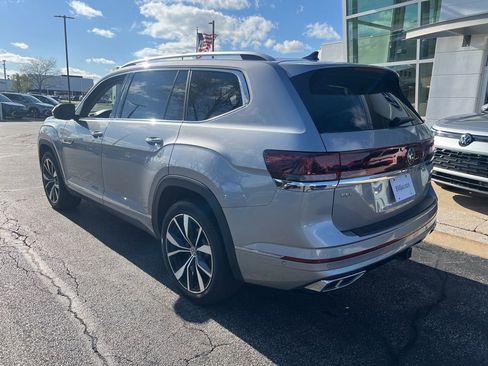Used 2024 Volkswagen Atlas SEL Premium R-Line image 4