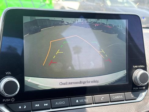 Used 2023 Nissan Sentra SV image 12