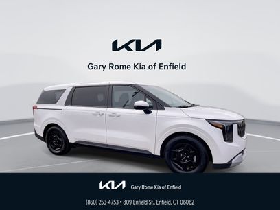 Used 2025 Kia Carnival
