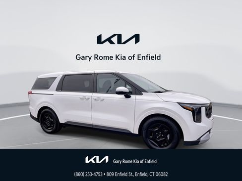 Used 2025 Kia Carnival FWD image 1