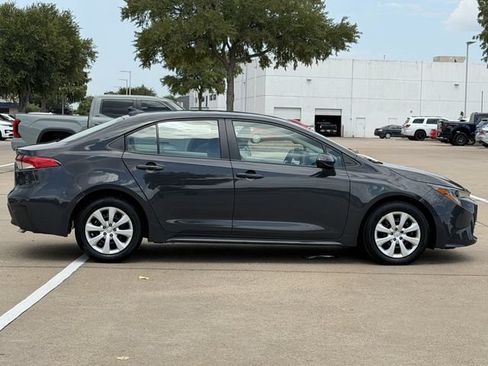 Used 2025 Toyota Corolla LE FWD image 3