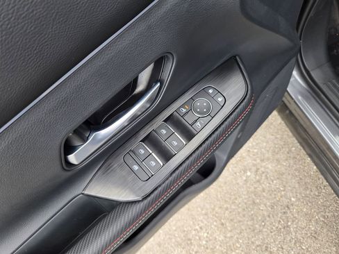 New 2026 Nissan Kicks SR w/ Cold Weather Package FWD image 17