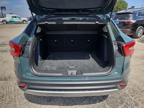 Used 2025 Chevrolet Trax LT w/ LT Convenience Package FWD image 15