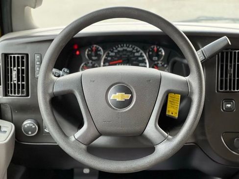 Used 2021 Chevrolet Express 2500 image 26