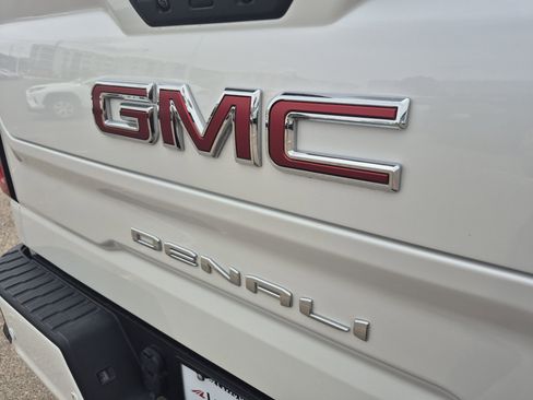 Used 2021 GMC Sierra 1500 Denali w/ Driver Alert Package II AWD/4WD image 22