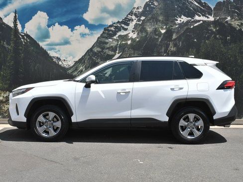 Used 2024 Toyota RAV4 XLE AWD/4WD image 7