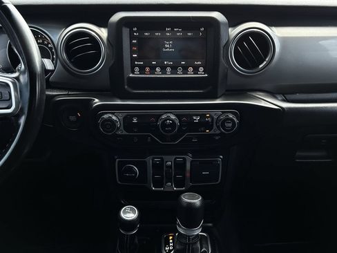 Used 2021 Jeep Wrangler Unlimited Sahara AWD/4WD image 16