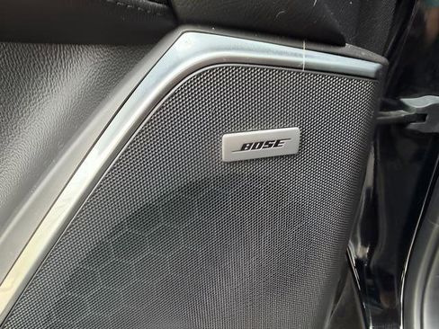 Used 2020 Cadillac Escalade Luxury w/ Escalade Sport Edition image 17